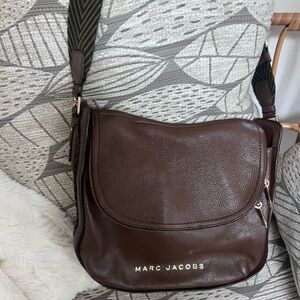 Marc Jacobs 2.0 Groove Leather Messenger Crossbody Bag BrownExcellently